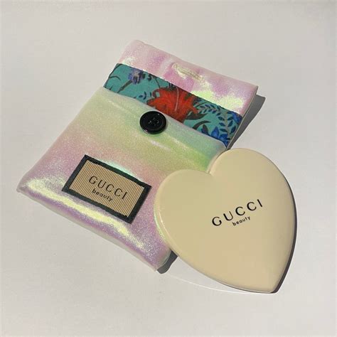 Gucci Beauty Heart Mirror in Silky Pouch Bag 